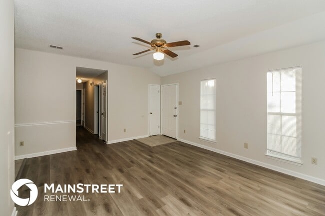 Photo - 2563 Country Trail Dr