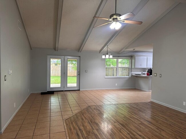 Photo - 110 Jones St