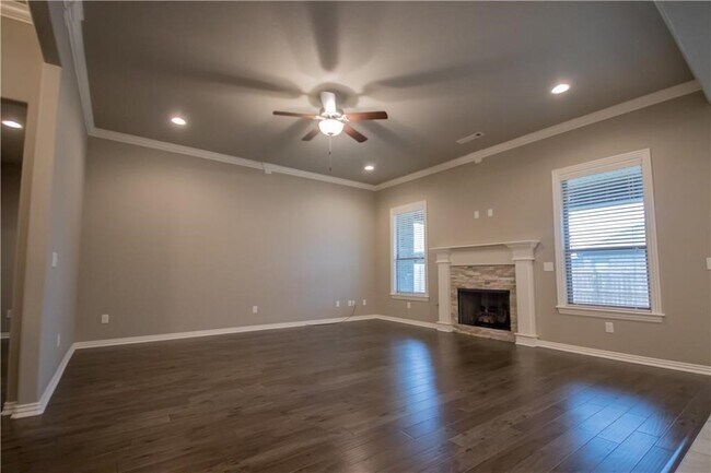 Photo - 301 Cisterna Dr