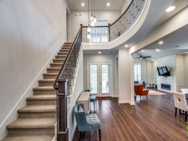 905 Asbury Dr