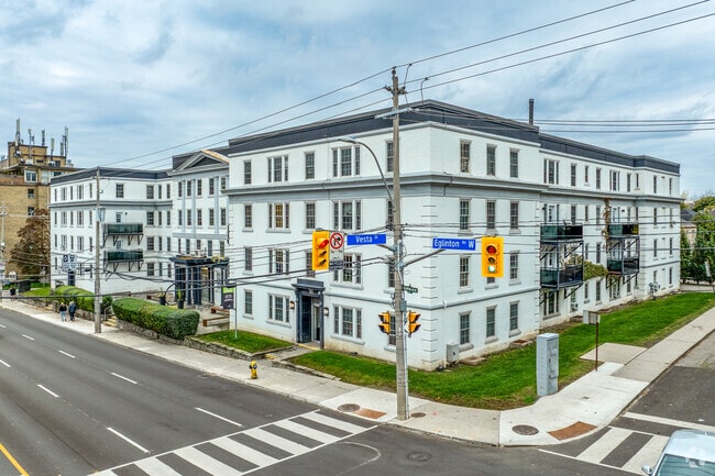 Building Photo - 697-701 Eglinton