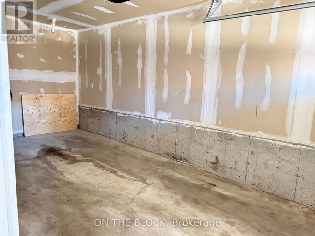 Photo - 2530 Rosedrop Path