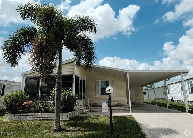 Building Photo - 233 Rainbow Dr Rental