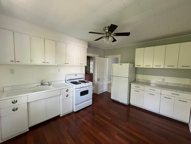 Photo - 926 S 2nd St Unidad Upstairs