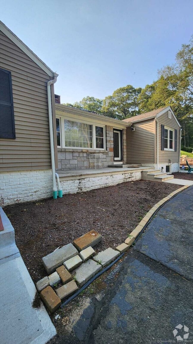 Building Photo - 44 Cedar Hill Rd Rental