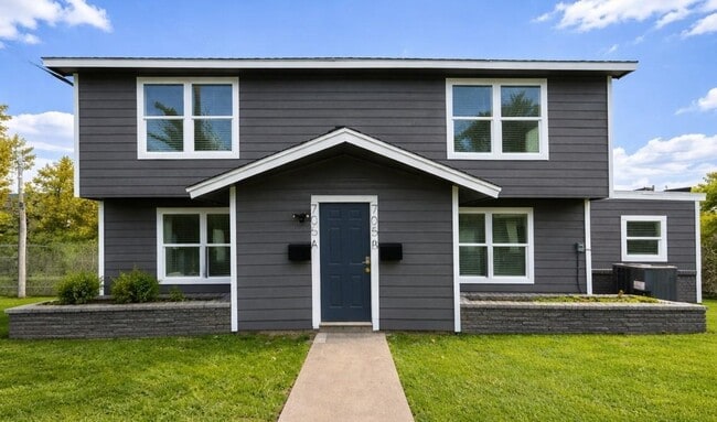 Building Photo - 705 Stanford St