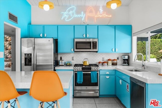 Photo - 610 S Compdre Rd