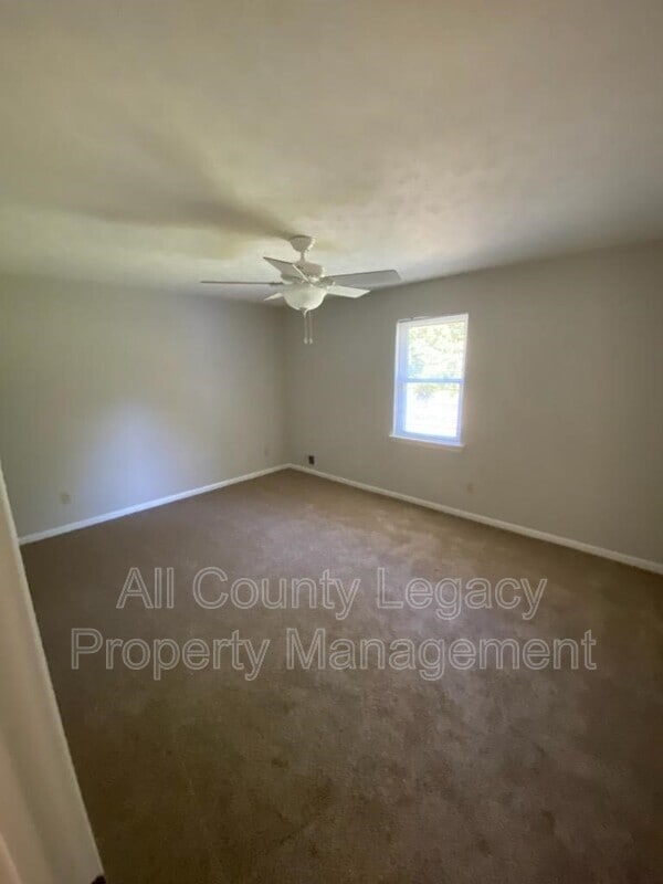 Photo - 3132A Dove Court