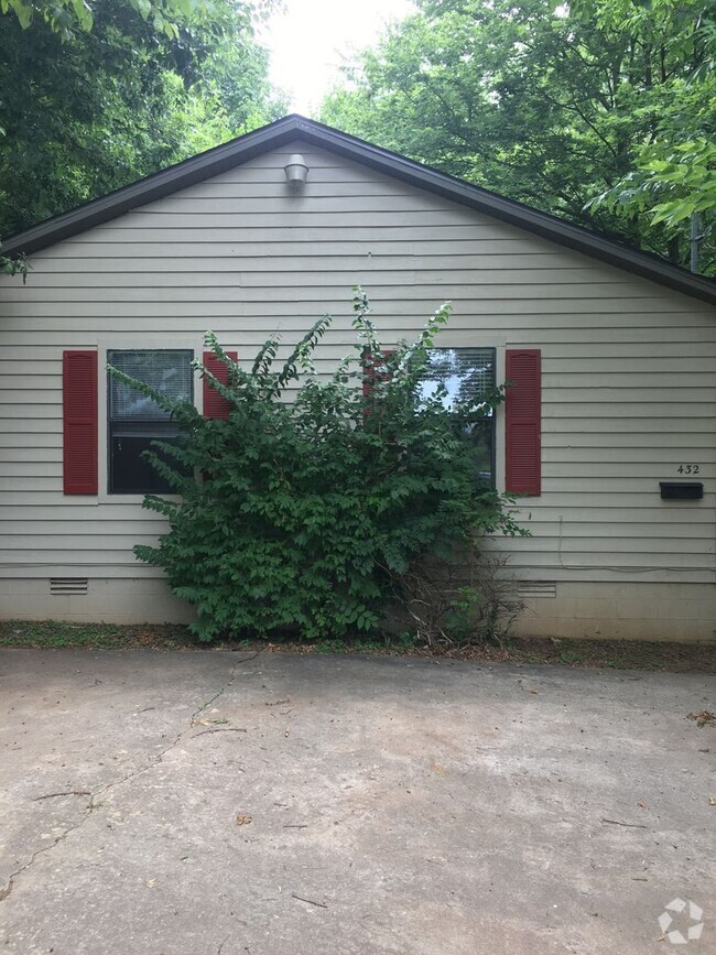 Building Photo - WALKING DISTANCE TO U OF A! STUDENTS WELCO... Rental