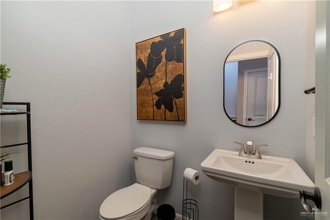 Photo - 2200 S 10th St