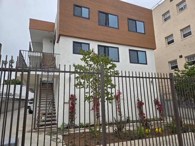 Building Photo - 1040 S Lake St Unit 7 Rental