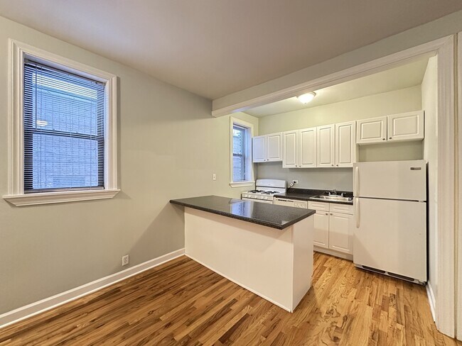 Photo - 735 W Barry Ave Unit J01P