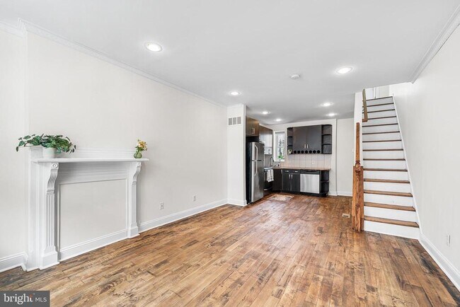 Photo - 426 N Holly St