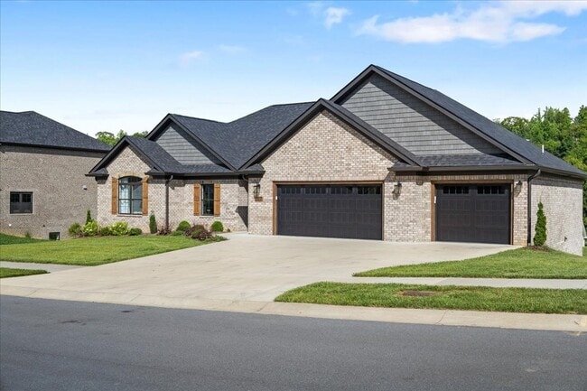 Beautiful Home for Rent in Chestnut Cove - Beautiful Home for Rent in Chestnut Cove