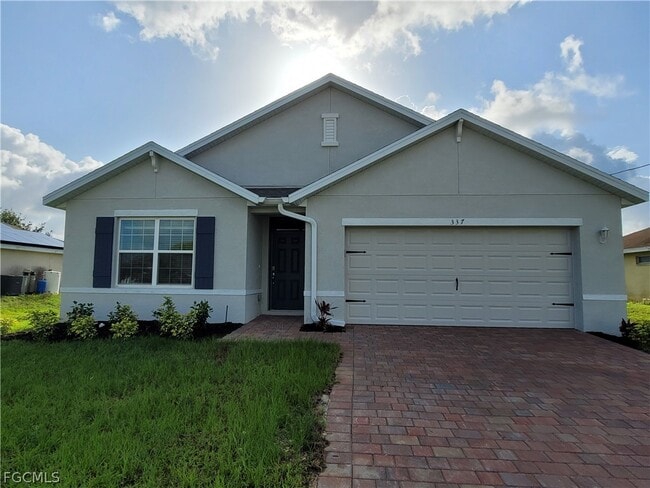 Building Photo - 337 SW 30th Ave