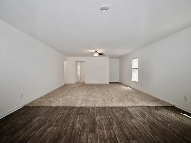 Photo - Spacious & Elegant One-Story Living in Stonebridge Crossing