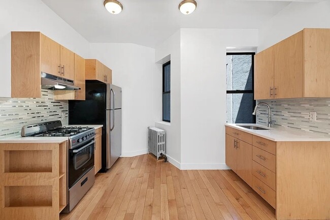 206 Rivington St Unit 2B