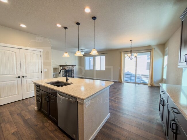 Photo - Spacious 4 Bedroom!!