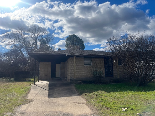 Photo - 3116 Gribble St