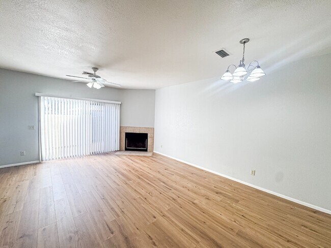 4114 E Union Hills Dr