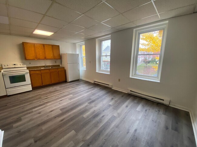 Photo - 611 N Front St Unit 611 N Front St - Apt #2