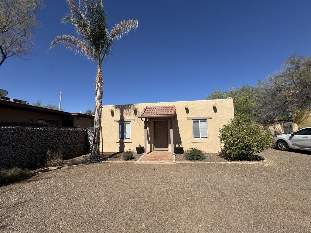 3 bed 2 bath Santa Fe Home - 3 bed 2 bath Santa Fe Home