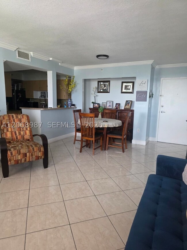 Photo - 1475 SW 8th St Unit 613