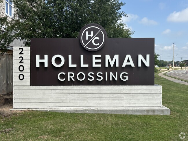 Building Photo - Holleman Crossing Rental