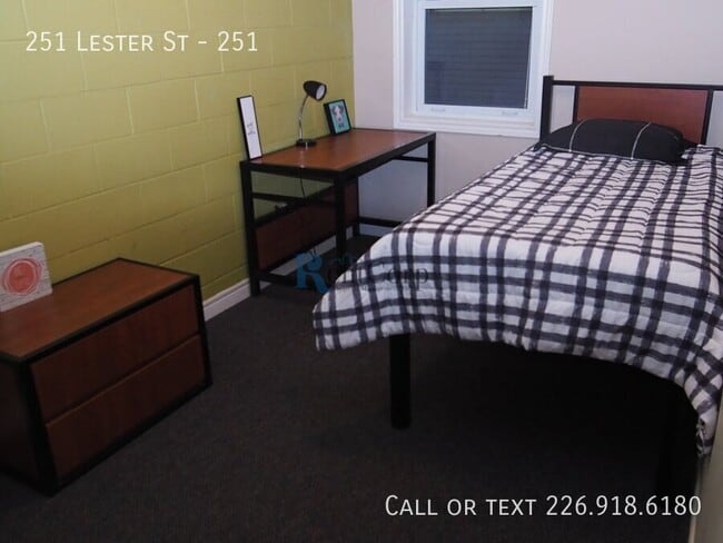 Photo - 251 Lester St