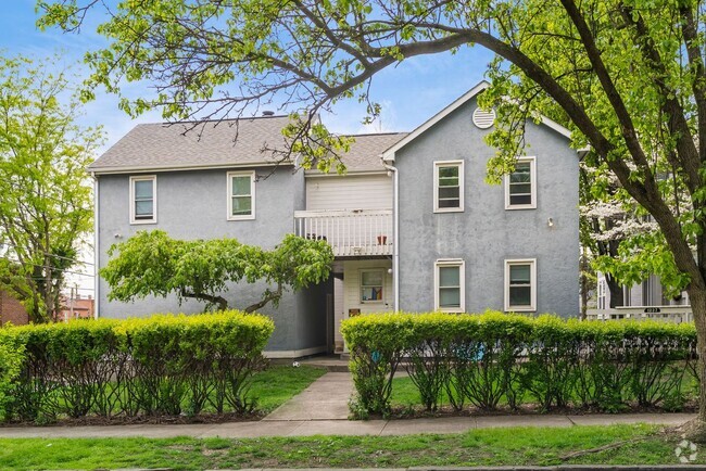Building Photo - 1231 Indianola Ave Unit 1231 C Rental