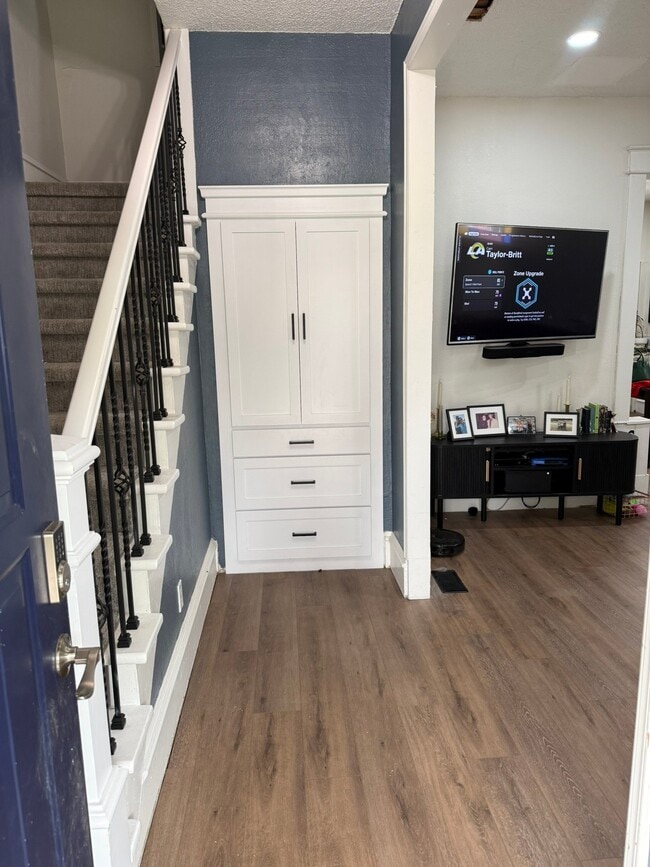 Photo - 801 Guernsey St