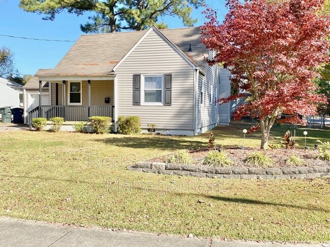 Photo - 3524 Bapaume Ave