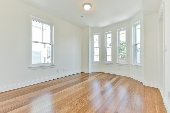 Photo - 44 W Eagle St Unit 2