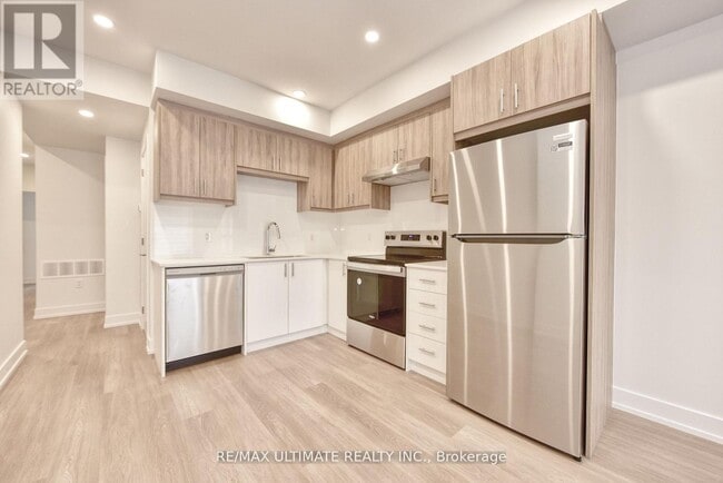 Photo - 385 McRoberts Ave