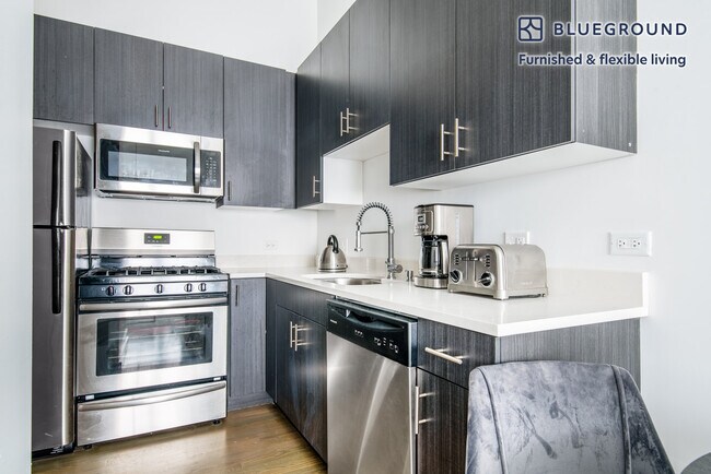 Photo - 630 W Lake St Unit FL4-ID342