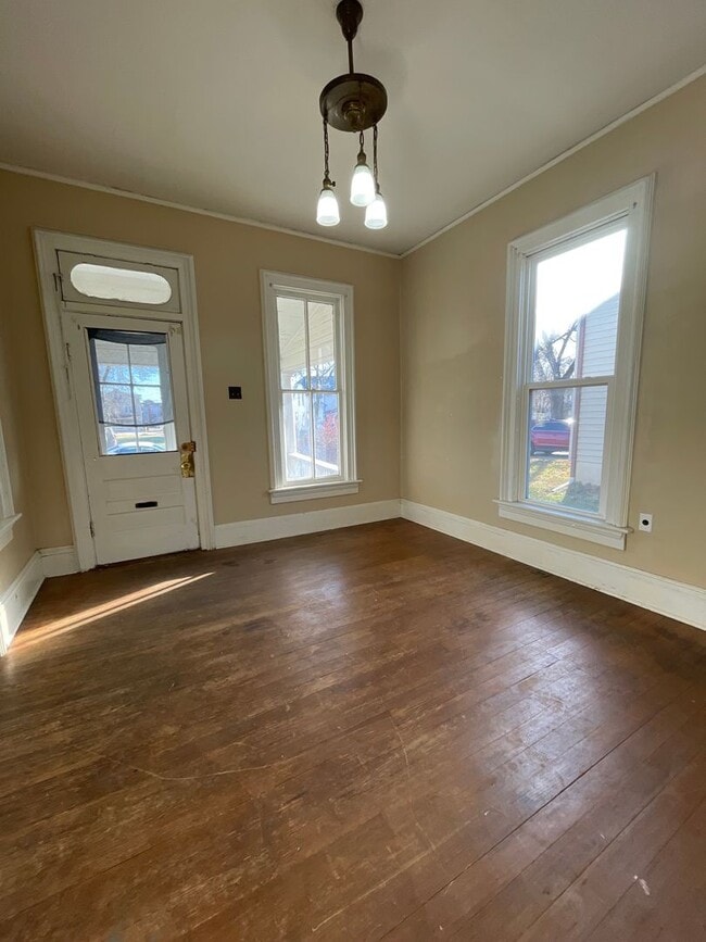 Photo - 1113 Constitution St