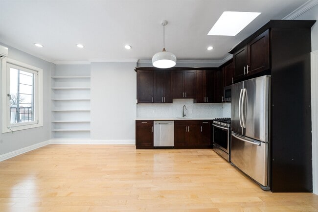 Photo - 13 Bentley Ave Condo Unit 3