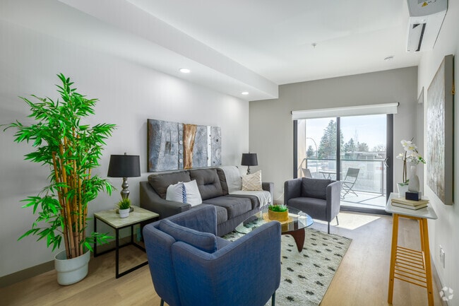 1BR, 1BA - 600SF - Living Room - The Nines