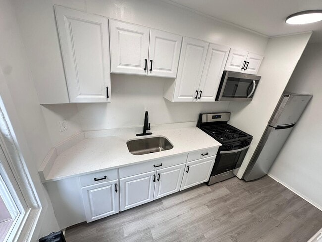 109 S 7th Ave Unit 5