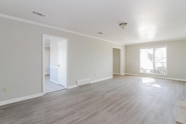 Photo - 7172 Market Square Dr