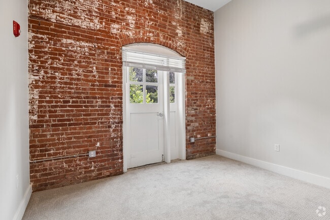 ADA Compliant - 2BR, 1BA - 826SF - Primary Bedrom