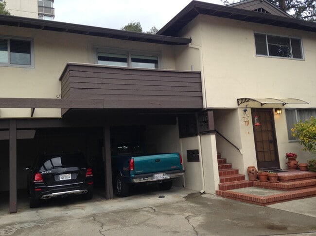 Photo - 131 Hawthorne Ave Unidad E