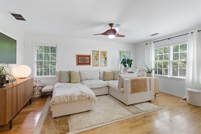 Photo - 2238 Ridgedale Rd NE