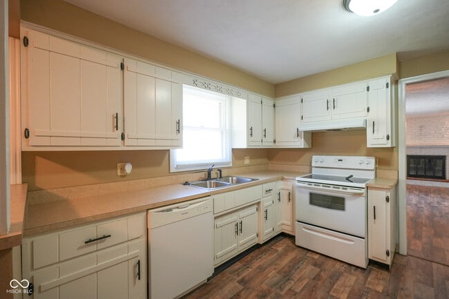 Photo - 2226 Mabel Dr