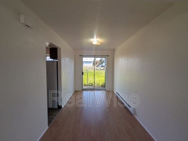 Photo - 275 Rose Ave Unit J