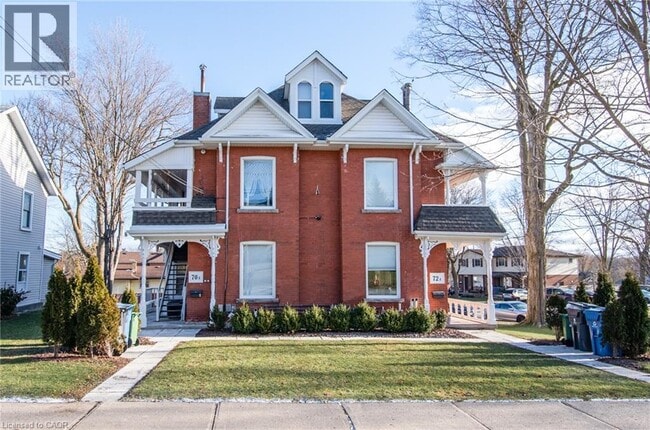 Photo - 70 Waterloo Ave