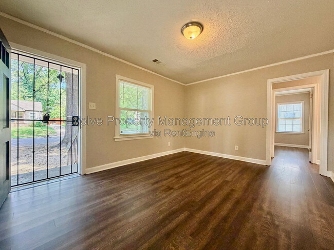 Photo - 3451 Hendricks Ave