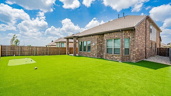 Photo - 2507 Henley Wy