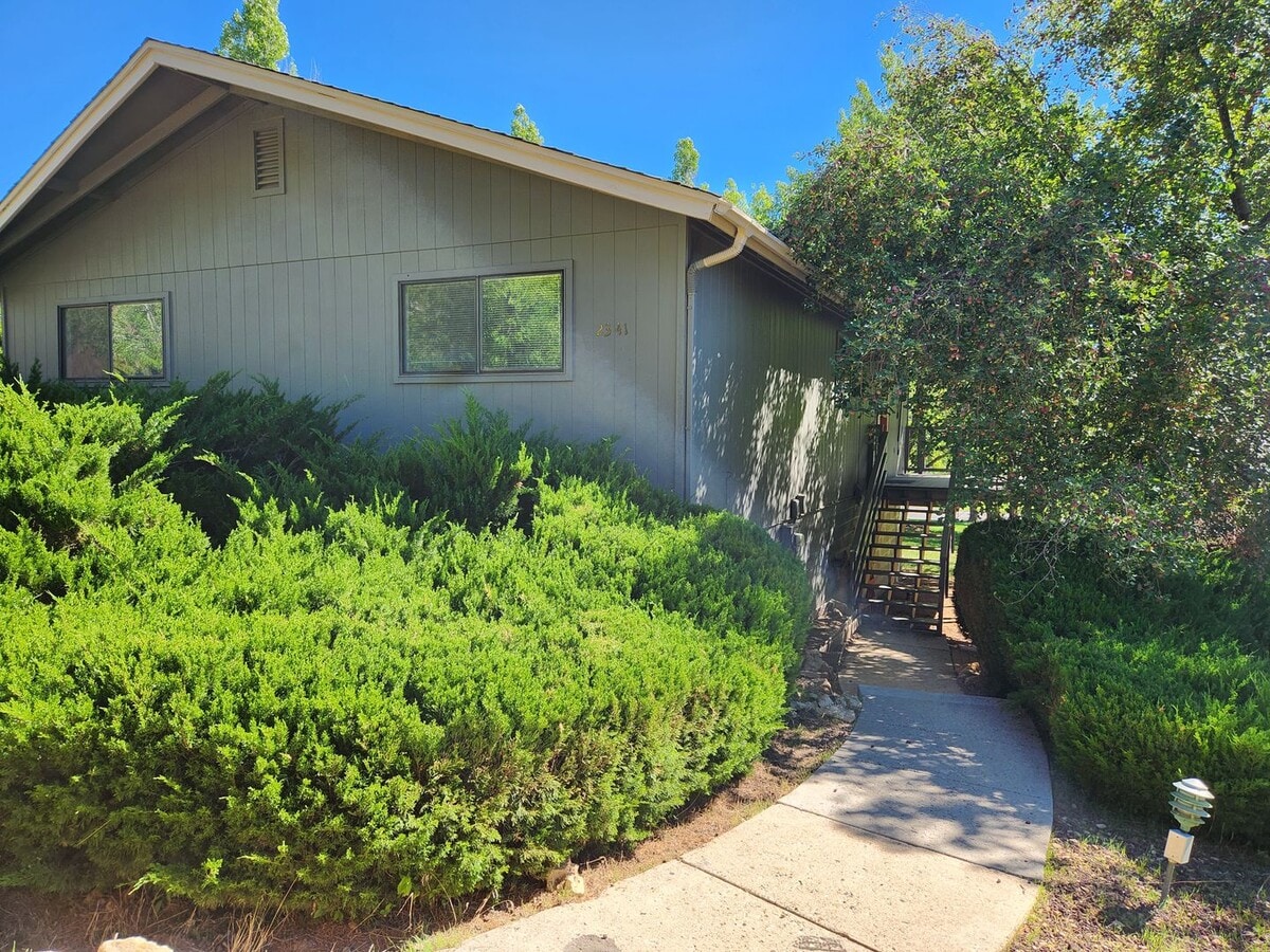 Photo - 2341 N Oakmont Dr