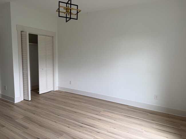 Photo - 105 Hart Ln